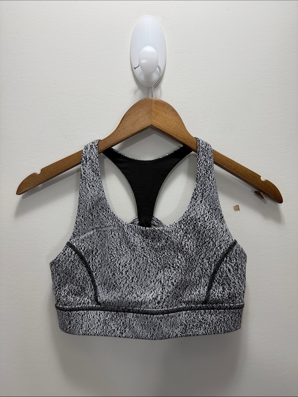 Lululemon Athletica Women's Black and White Speckle Racerback Sports Bra Size 6